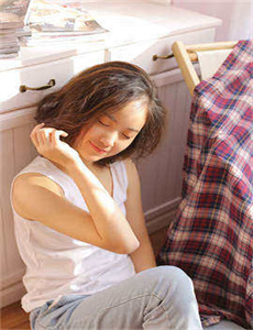 《美女露着奶头光胸光屁屁动态图-日日操夜夜操视频》