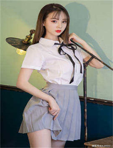 《在厨房做了-年轻女老板做愛》